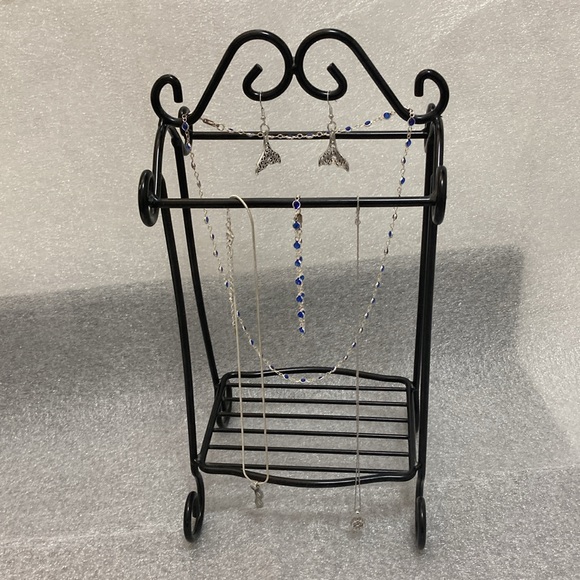 Shiny Black Wrought Iron Hand Tip Towel Rack or Jewelry Stand - Picture 2 of 11